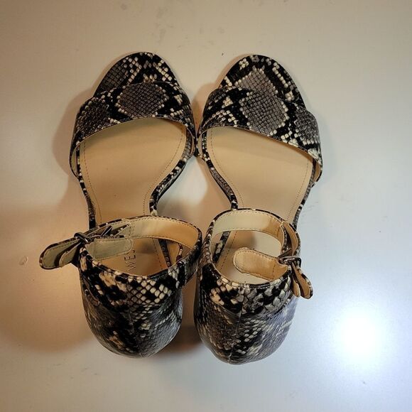 NINE WEST WOMEN"S SNAKESKIN PRINT DESIGN OPEN TOE SANDAL - Picture 10 of 16